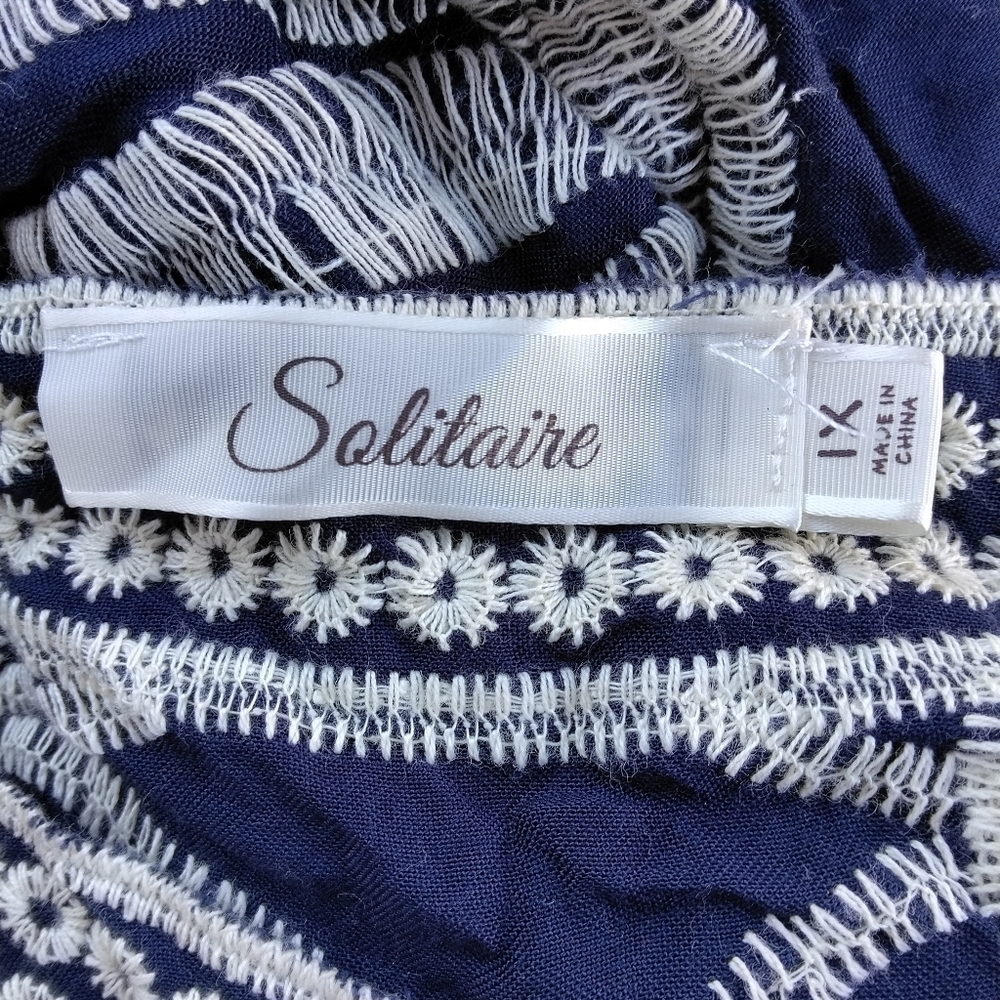Anthropologie Solitaire Heavily Embroidered Navy Blue Boho Tunic Top Size 1X - Picture 7 of 8
